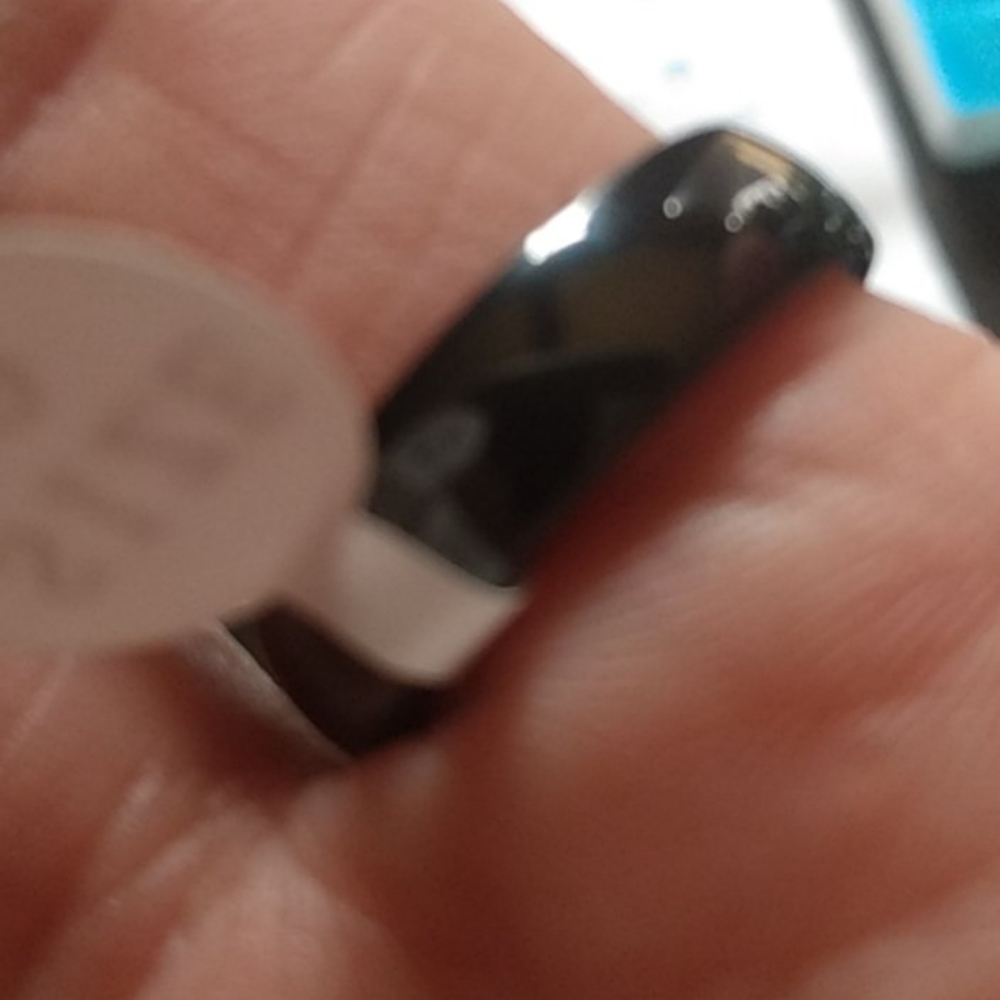 Lokaer Black ceramic heart ring - Picture 5 of 6
